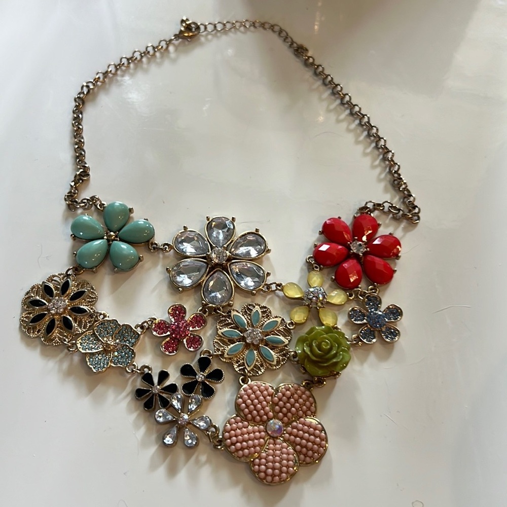 Statement necklace